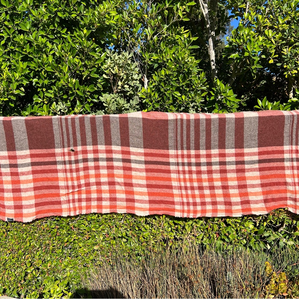 Woolrich Plaid Scarf *hole*